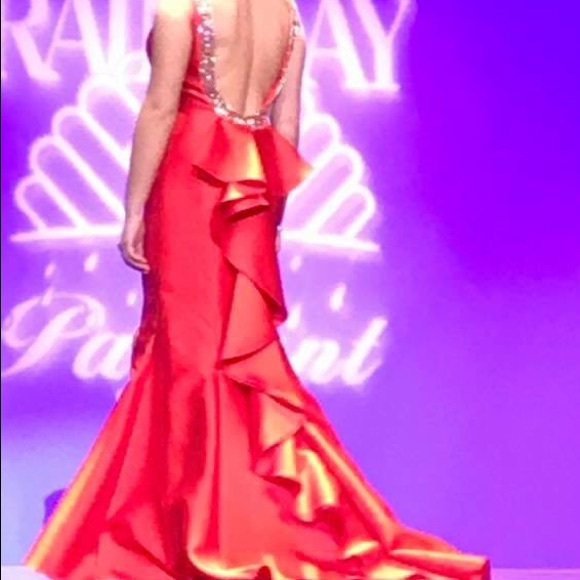 Red Prom/Formal Mermaid Dress - Picture 6 of 10